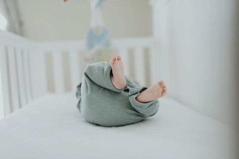Comment bien choisir un lit parapluie bébé ?
