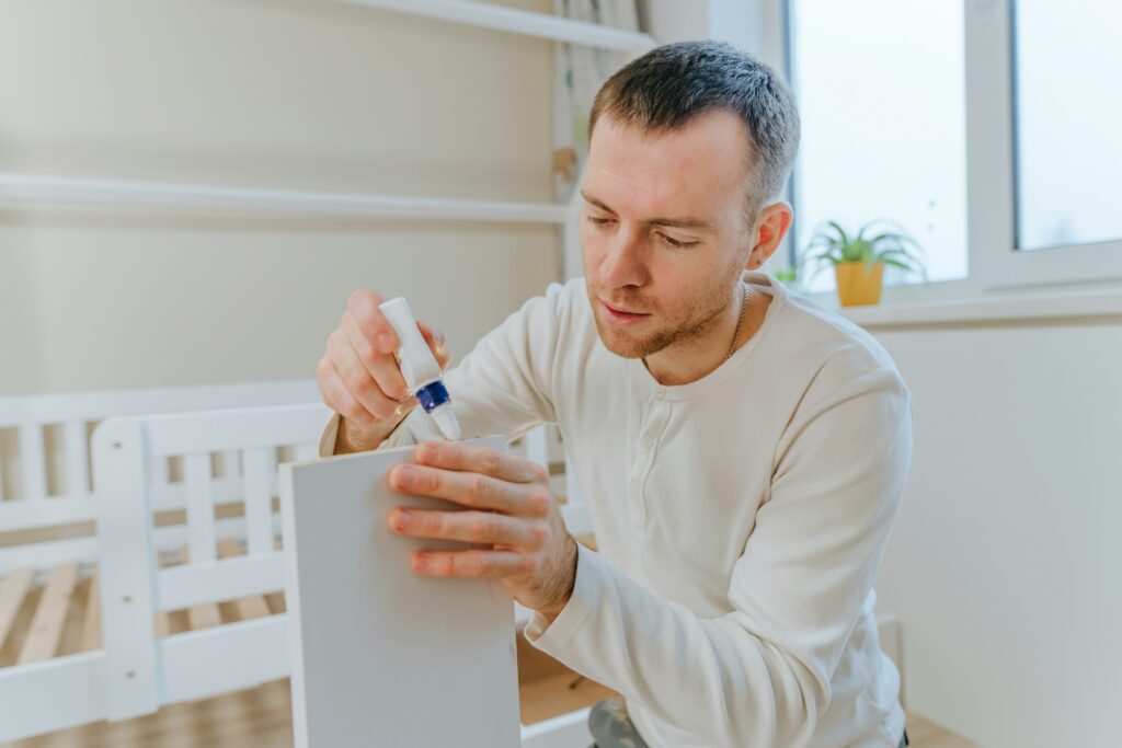 10 étapes clés pour rénover un meuble en bois