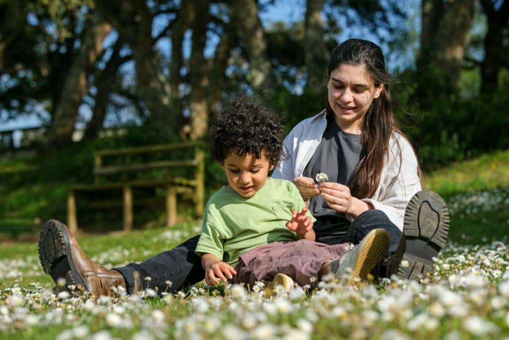 Comment devenir assistante maternelle en 2026 ?