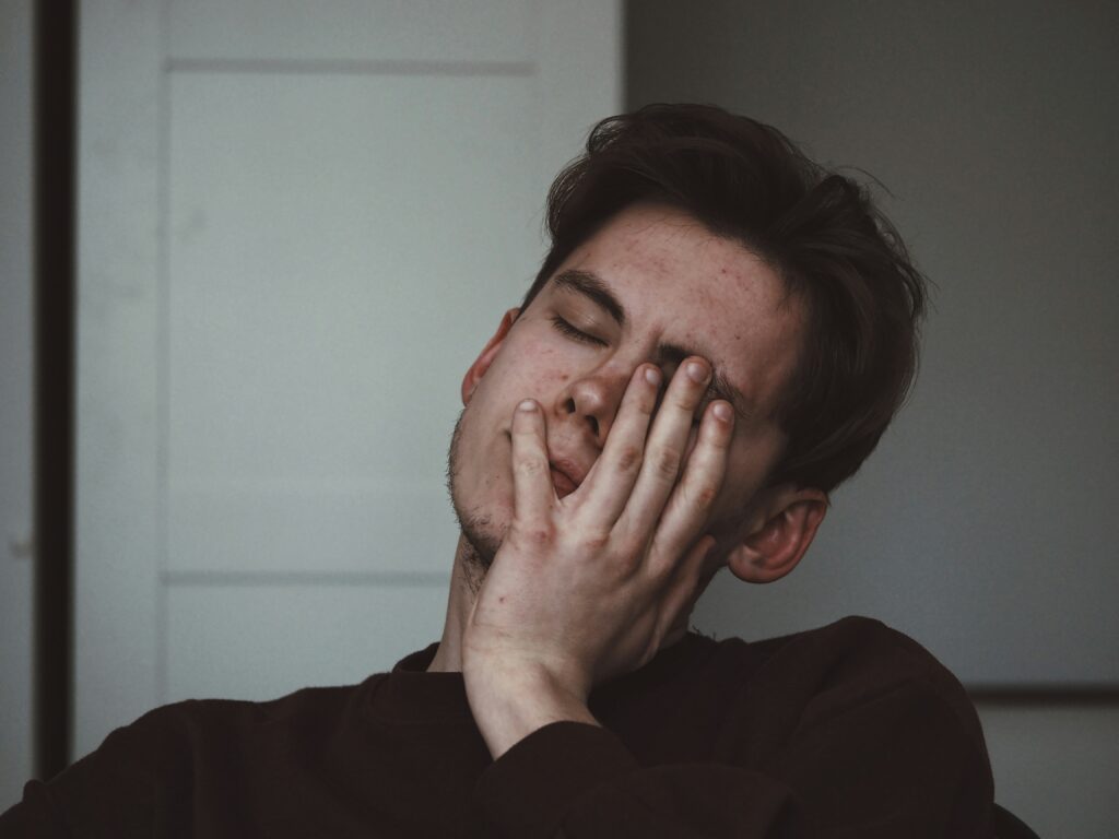 Poches sous les yeux : que faire ?