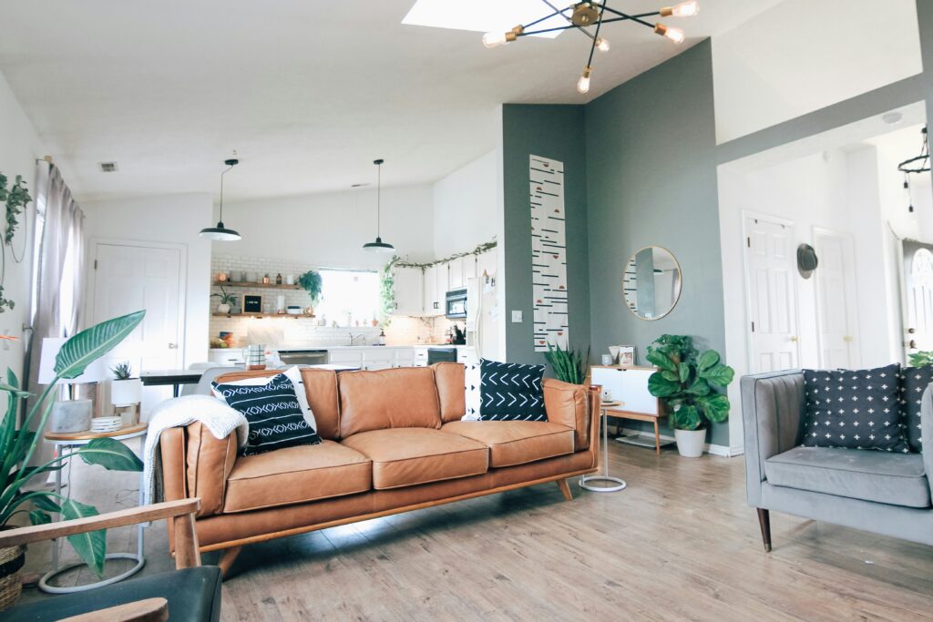 Colour-drenching : c’est quoi cette tendance déco qui cartonne en ce moment ?